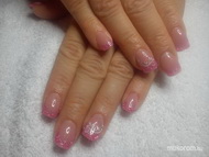 Rózsaszín egy kis indával